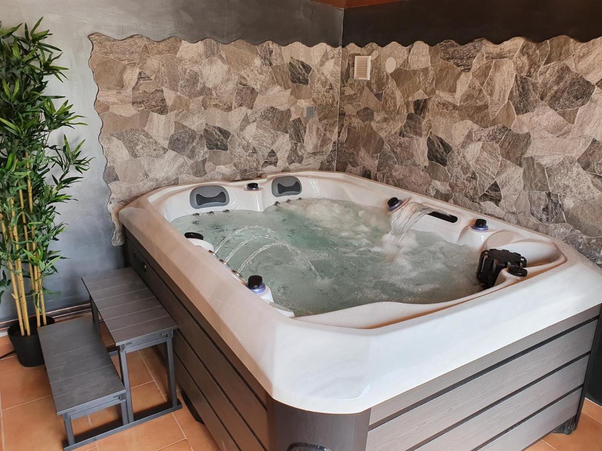 Villa Mons Aureus Popovac Экстерьер фото