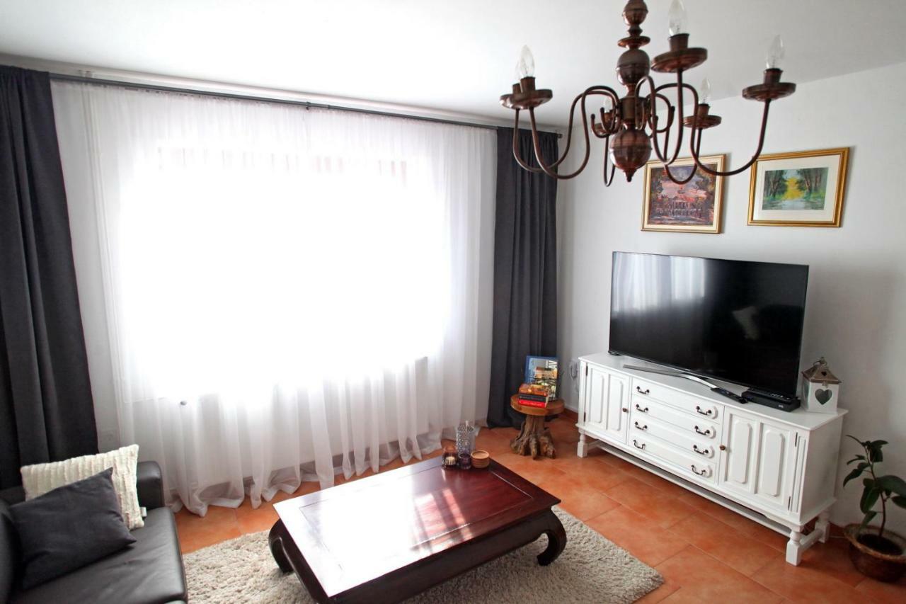 Villa Mons Aureus Popovac Экстерьер фото