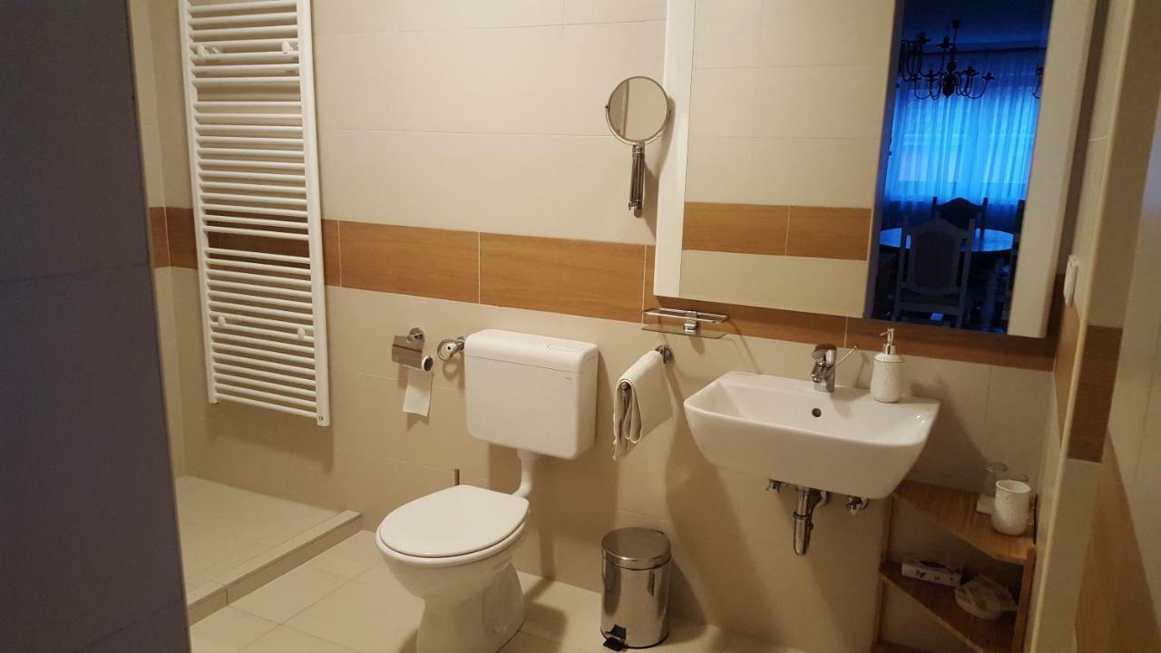 Villa Mons Aureus Popovac Экстерьер фото